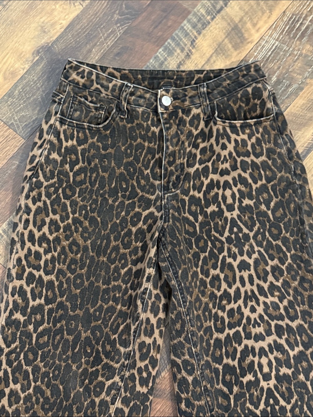 Heart Hips Leopard Print Wide Leg Jeans Size Medium Animal Print Denim - Picture 4 of 10